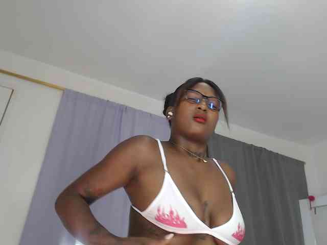 AshlieGreen webcam