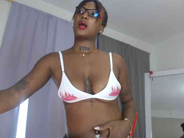 AshlieGreen webcam