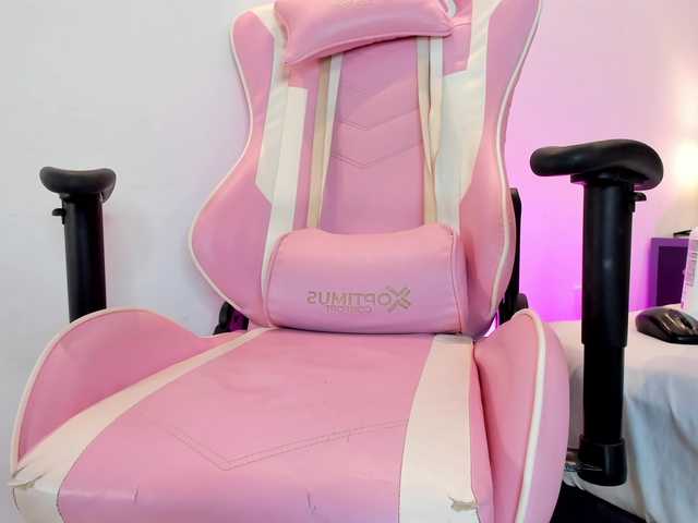 Freyaa25's BongaCams show and profile