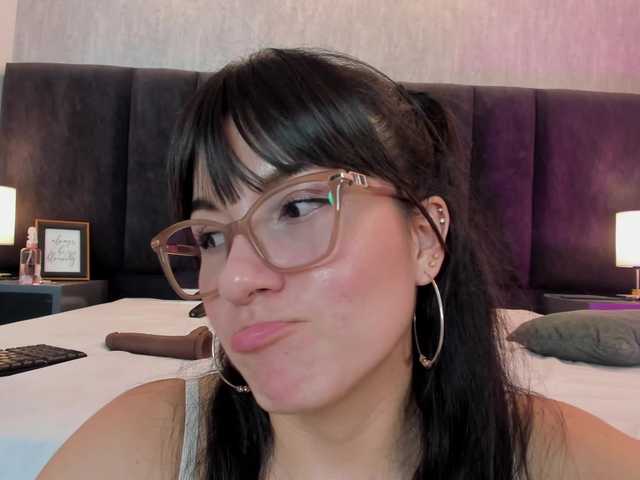 Freyaa25's BongaCams show and profile