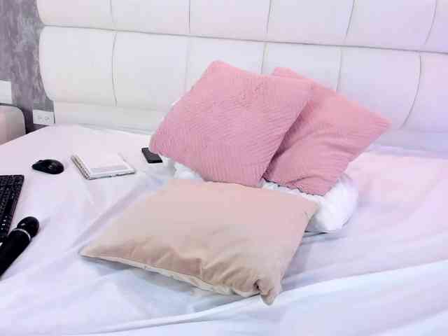Freyaa25 webcam