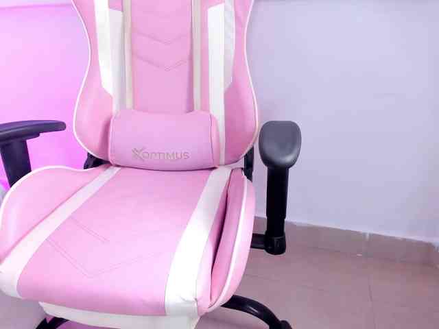 Freyaa25 webcam
