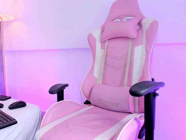 Freyaa25 webcam