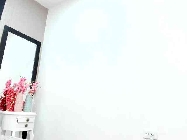 Shanelle3 webcam