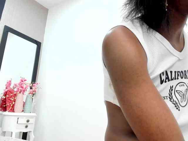 Shanelle3 webcam