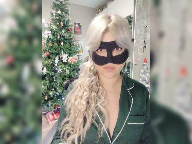 LOVEMENOW23's BongaCams show and profile