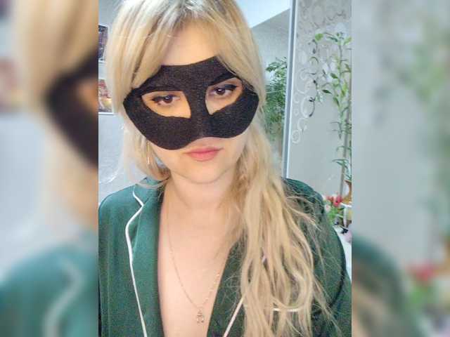 LOVEMENOW23's BongaCams show and profile