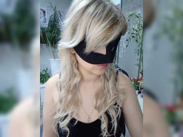 LOVEMENOW23's BongaCams show and profile