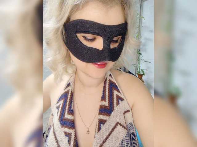 LOVEMENOW23's BongaCams show and profile