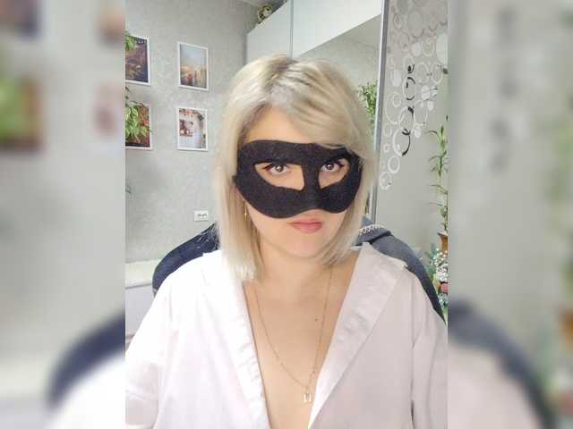 LOVEMENOW23's BongaCams show and profile