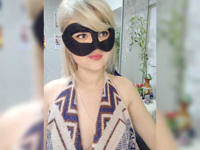 LOVEMENOW23's BongaCams show and profile