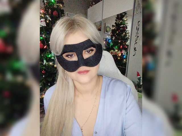 LOVEMENOW23's BongaCams show and profile