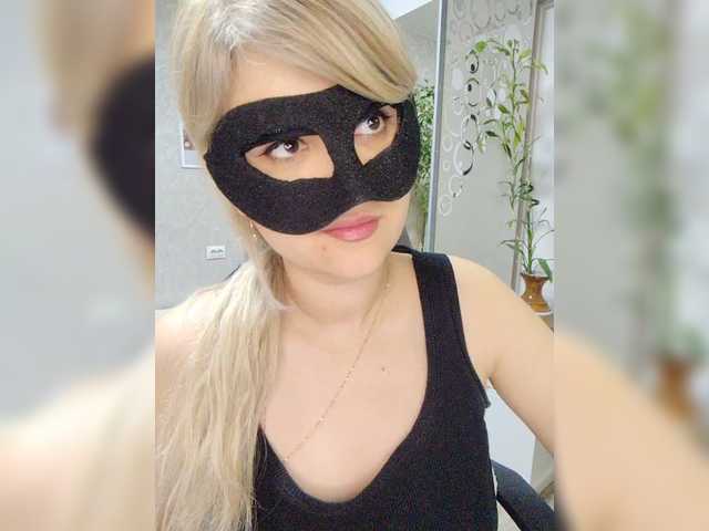 LOVEMENOW23's BongaCams show and profile