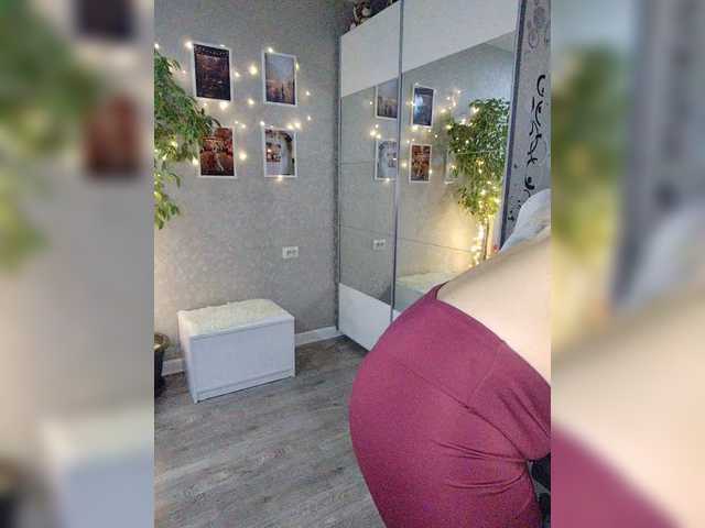 LOVEMENOW23's BongaCams show and profile