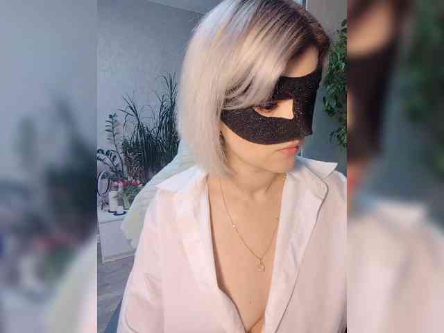 LOVEMENOW webcam