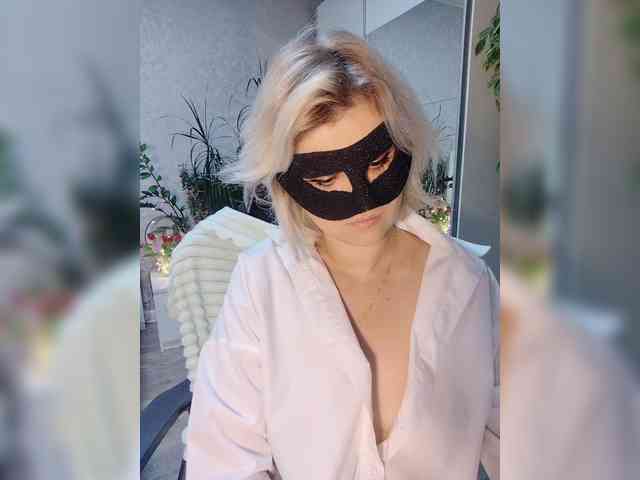 LOVEMENOW webcam