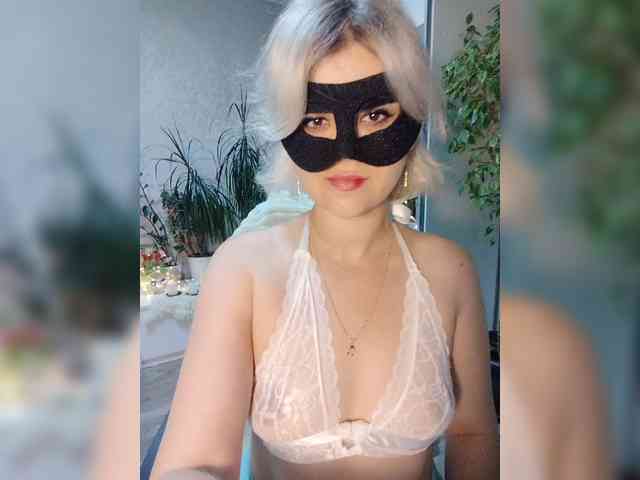 LOVEMENOW webcam