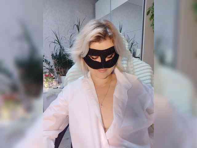 LOVEMENOW webcam