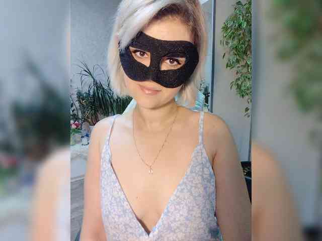 LOVEMENOW webcam