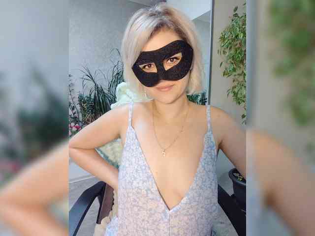 LOVEMENOW webcam
