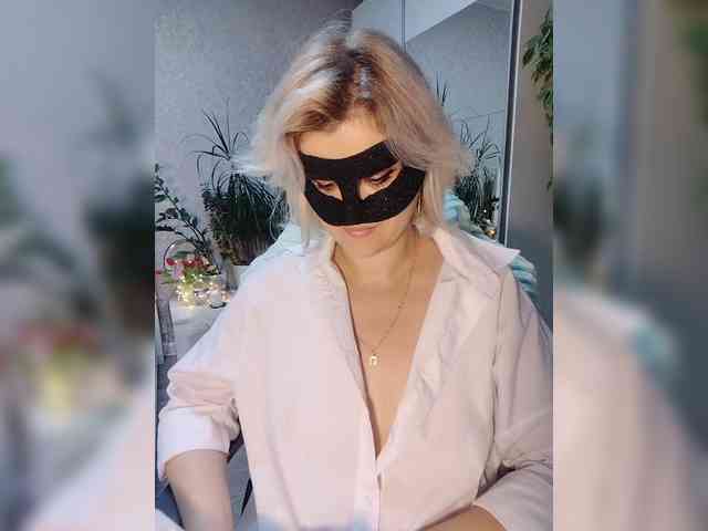 LOVEMENOW webcam