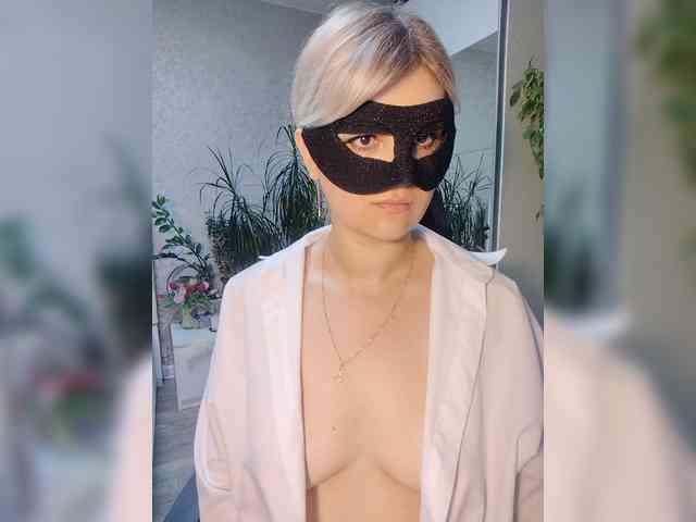 LOVEMENOW webcam