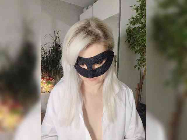 LOVEMENOW webcam