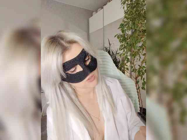 LOVEMENOW webcam