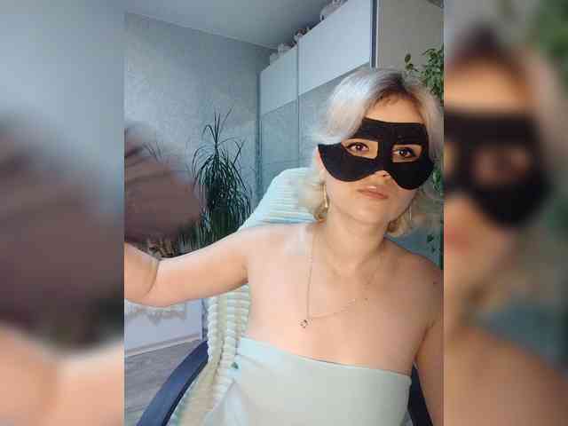 LOVEMENOW webcam