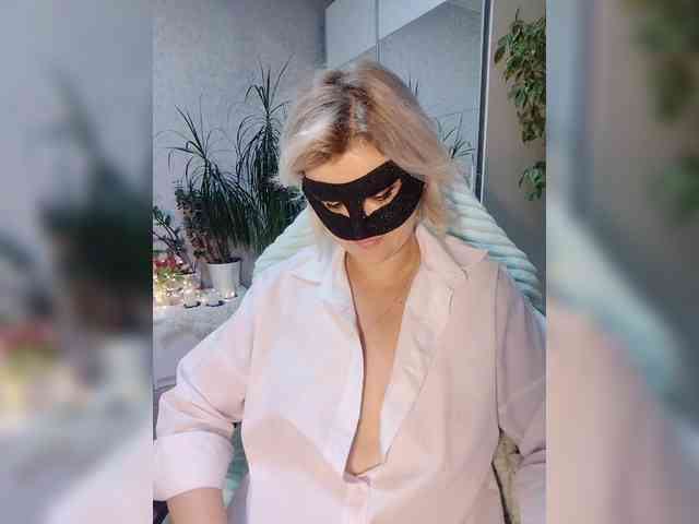 LOVEMENOW webcam