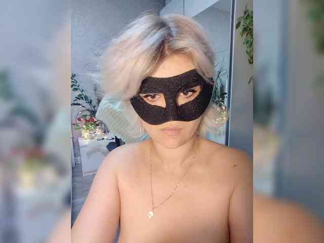 LOVEMENOW webcam