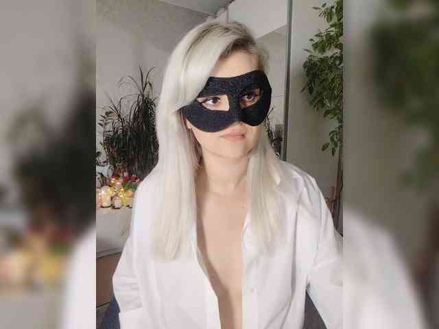 LOVEMENOW webcam