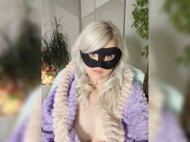 LOVEMENOW webcam