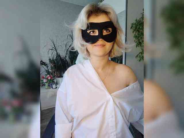 LOVEMENOW webcam