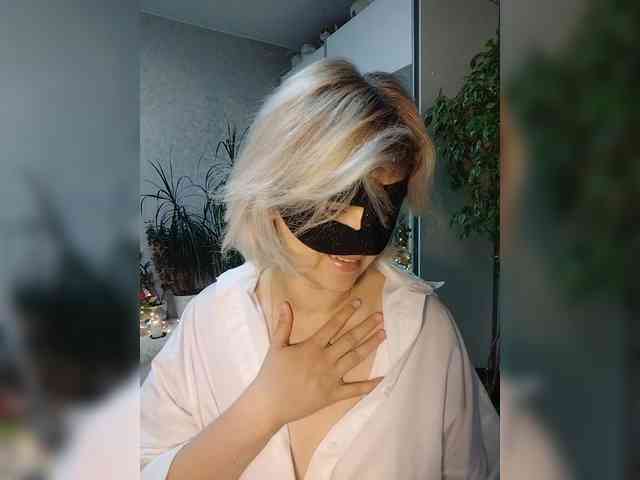 LOVEMENOW webcam