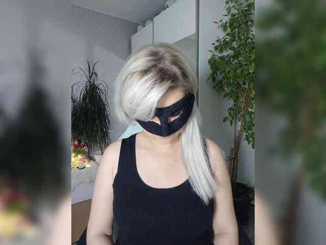 LOVEMENOW webcam