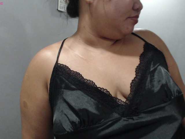 BubbleButtPinay live cam