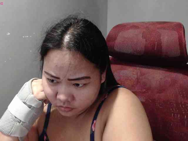 BubbleButtPinay webcam