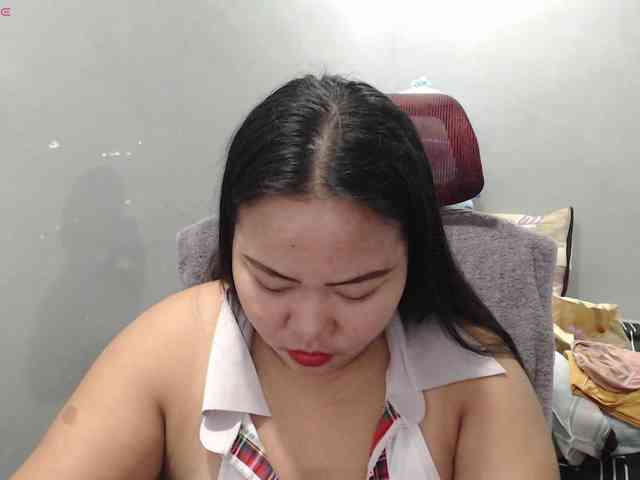 BubbleButtPinay webcam