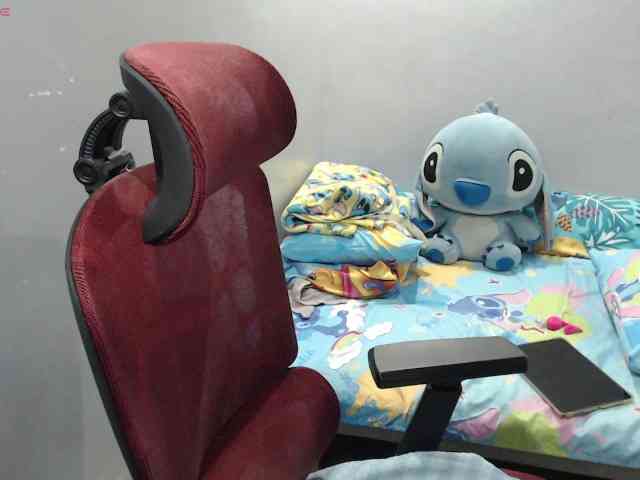 BubbleButtPinay webcam