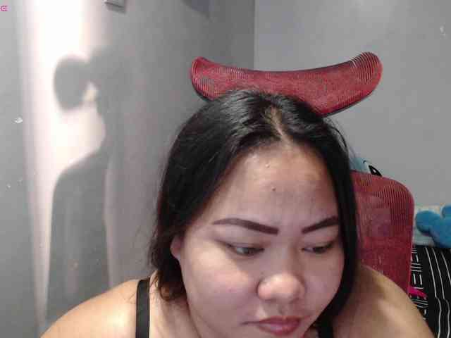 BubbleButtPinay webcam