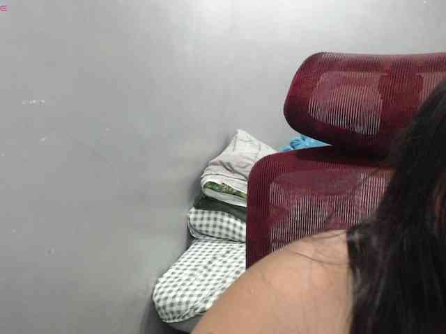 BubbleButtPinay webcam