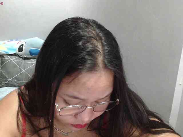 BubbleButtPinay webcam