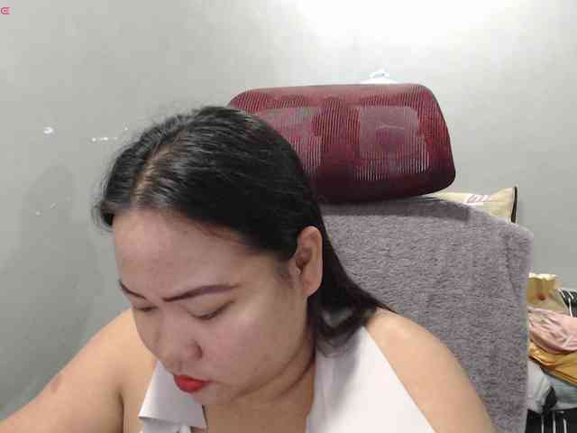 BubbleButtPinay webcam