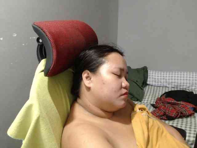 BubbleButtPinay webcam