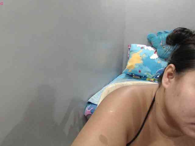 BubbleButtPinay webcam