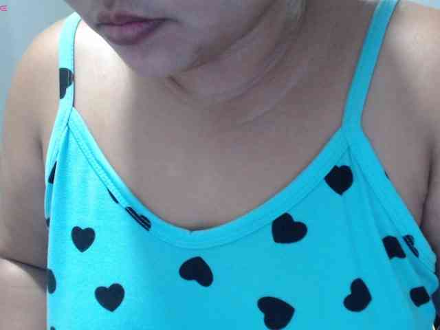 BubbleButtPinay webcam