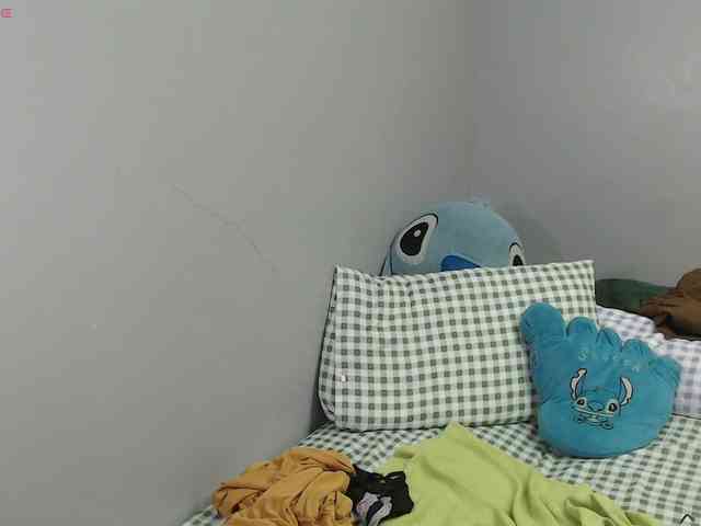 BubbleButtPinay webcam