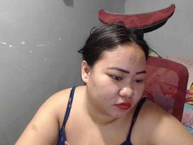 BubbleButtPinay webcam