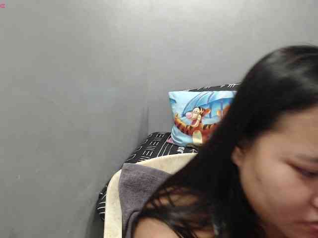 BubbleButtPinay webcam